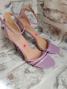 Madden Girl Lilac Purple Patent Strappy Heeled Sandals Size 10 - NEW- DISPLAY